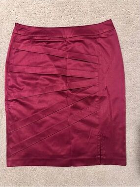 Women's Purple-red Pleated-Detail Pencil Skirt - Brand New